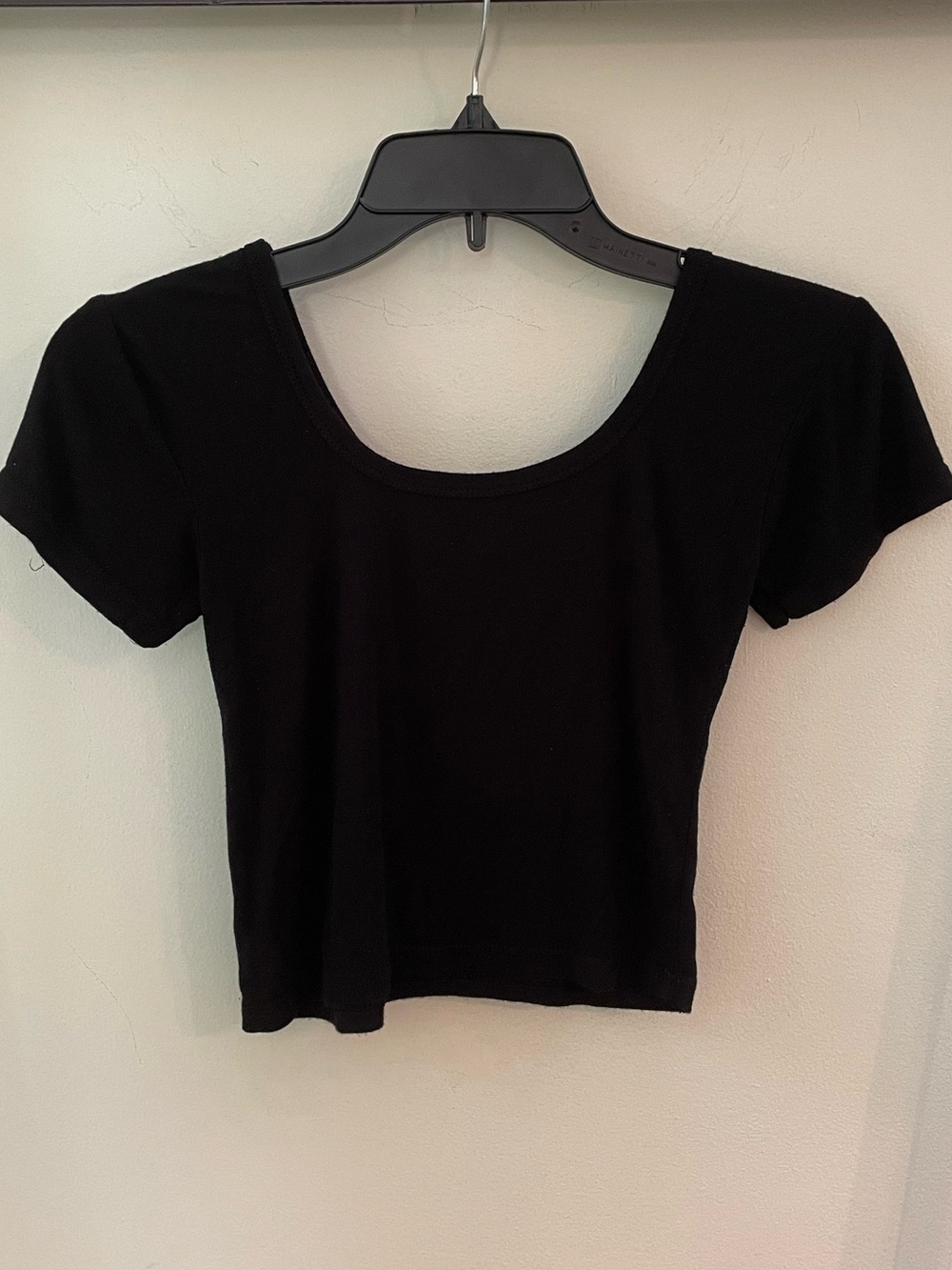 Black Scoop Neck Crop Top